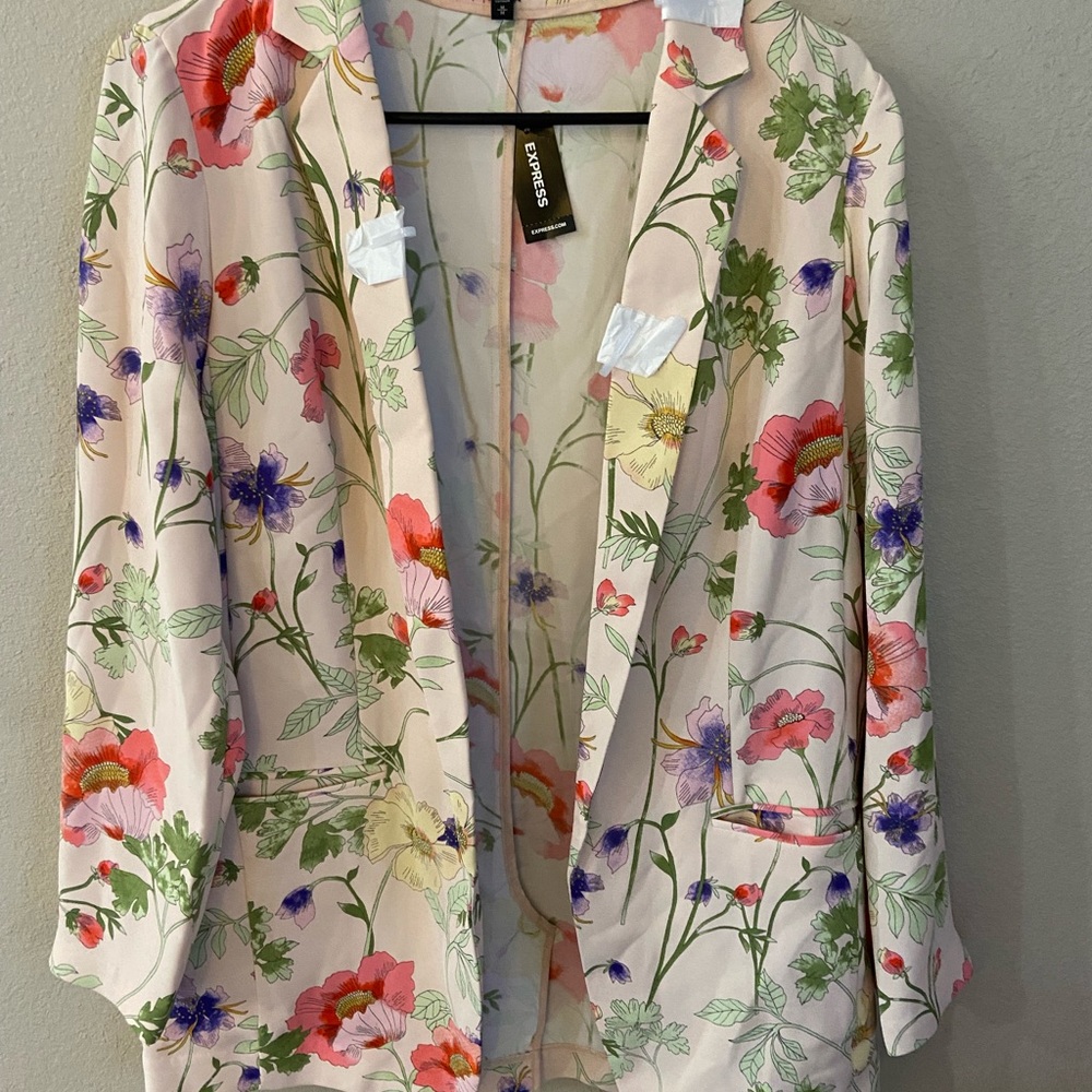 Beautiful Express Floral Blazer. Medium.